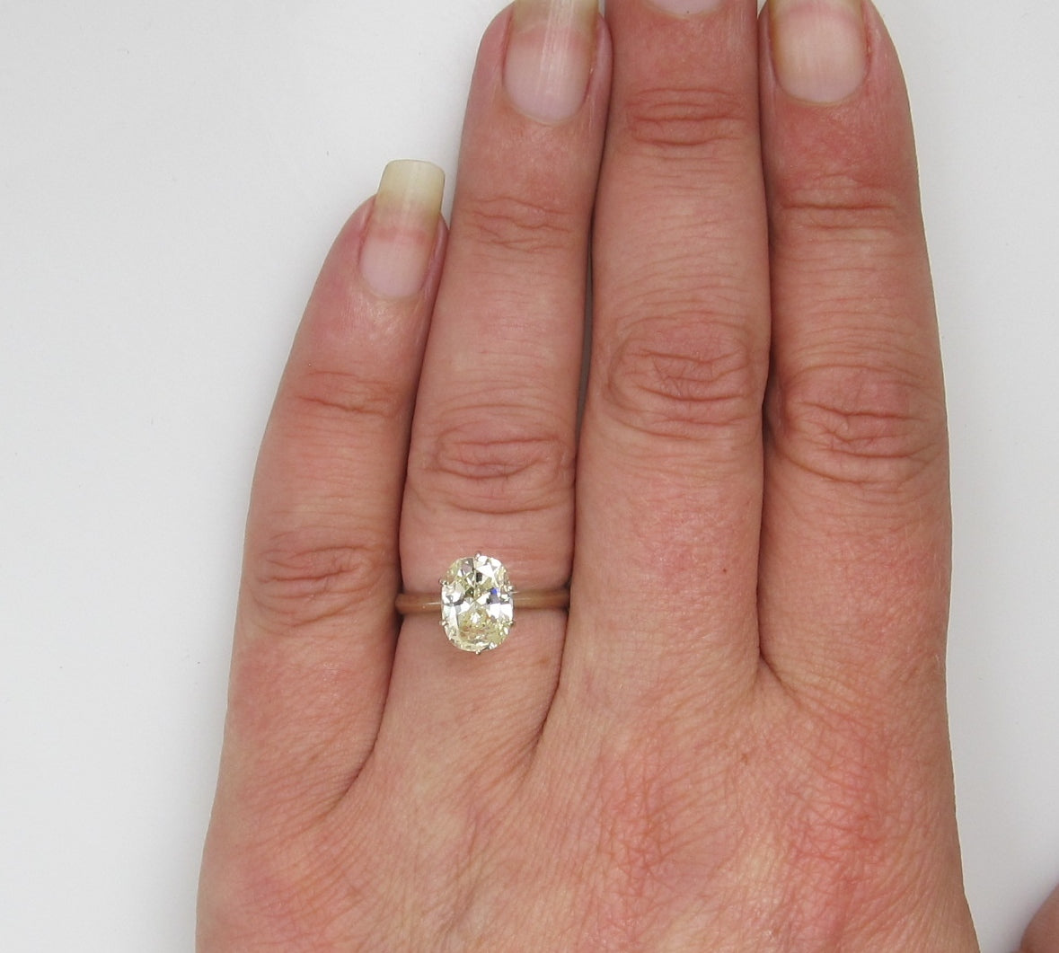 1.86ct oval cut diamond in 14k white gold