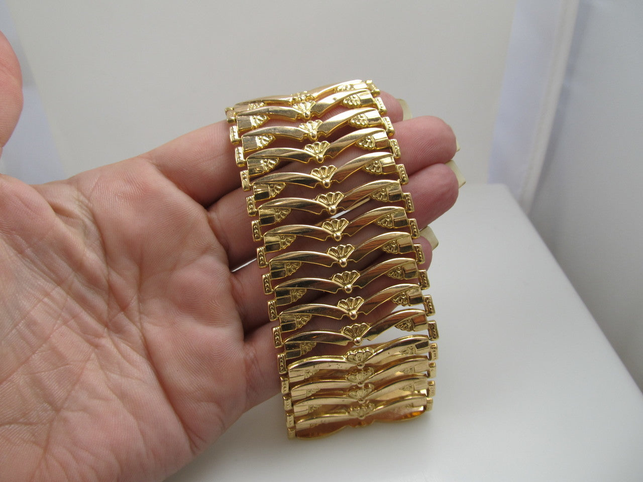18k Rose Gold Wide Link Bracelet, Circa 1940