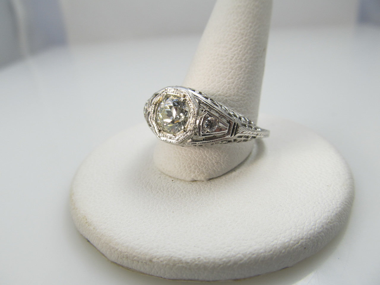 18k White Gold Filigree Engagement Ring With A .75ct Center Diamond, Vs2, F-g