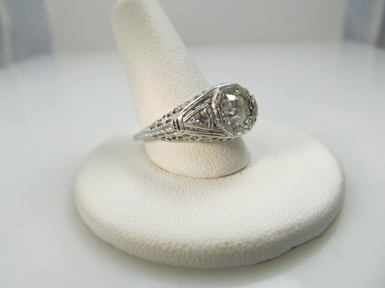 18k White Gold Filigree Engagement Ring With A .75ct Center Diamond, Vs2, F-g