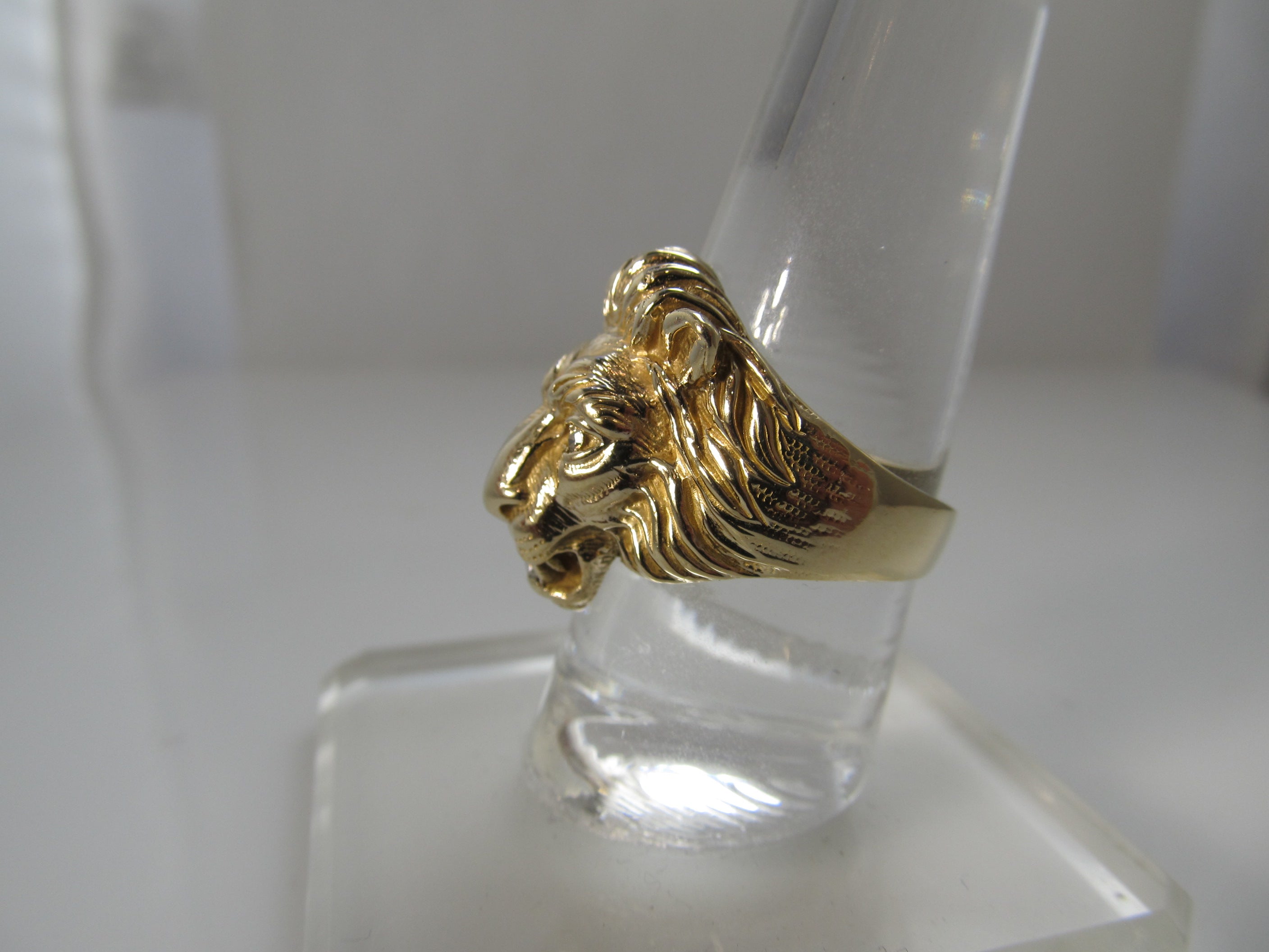 Vintage lion ring with diamond, 14k yellow gold