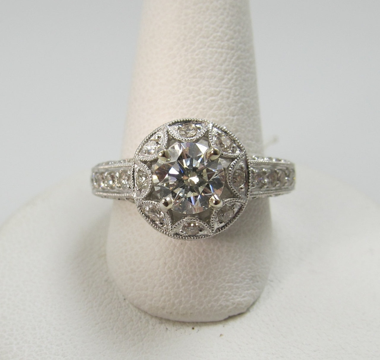 Estate 18k White Gold Halo Ring With 1.50cts Tw In Diamonds