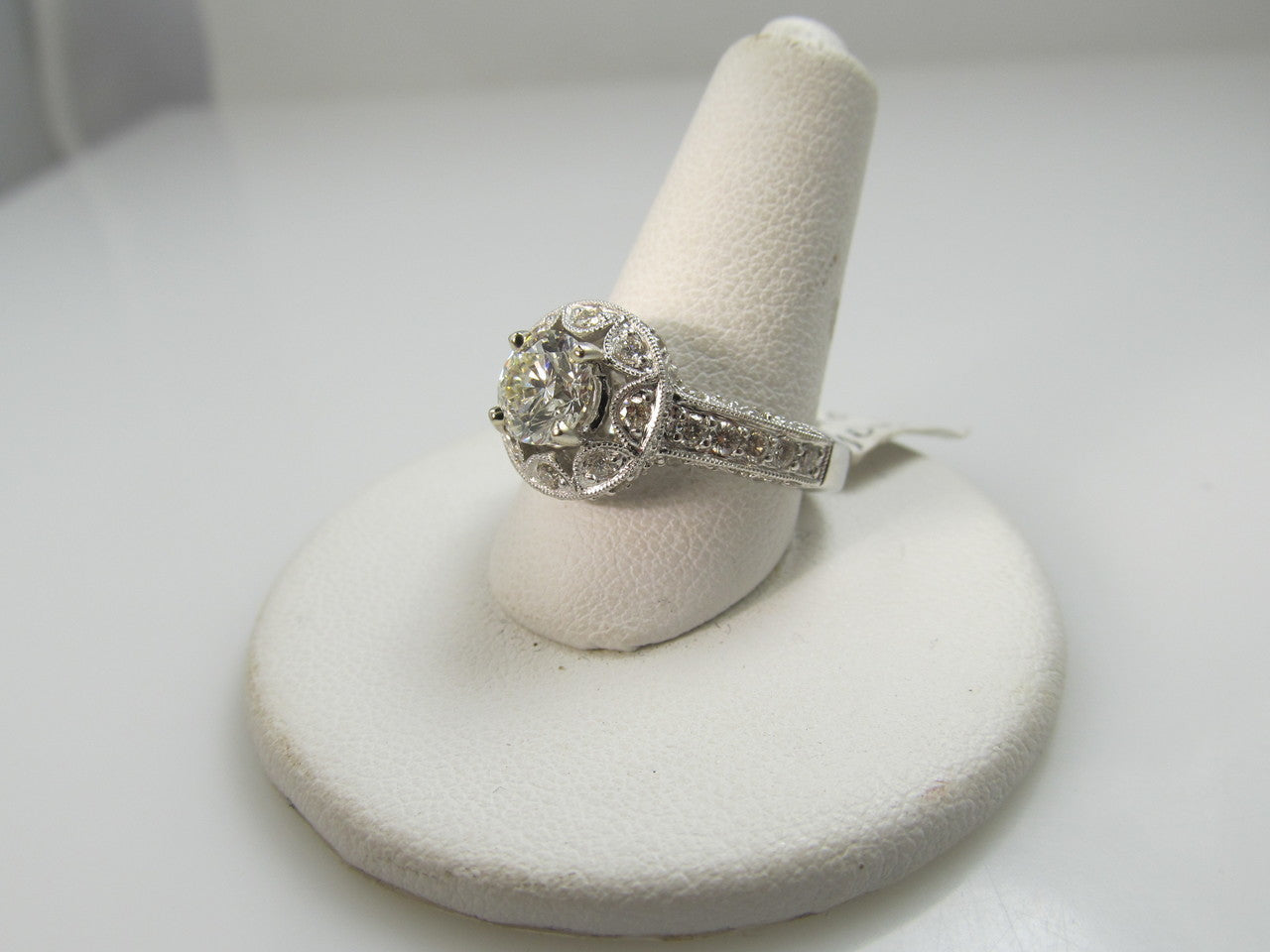 Estate 18k White Gold Halo Ring With 1.50cts Tw In Diamonds