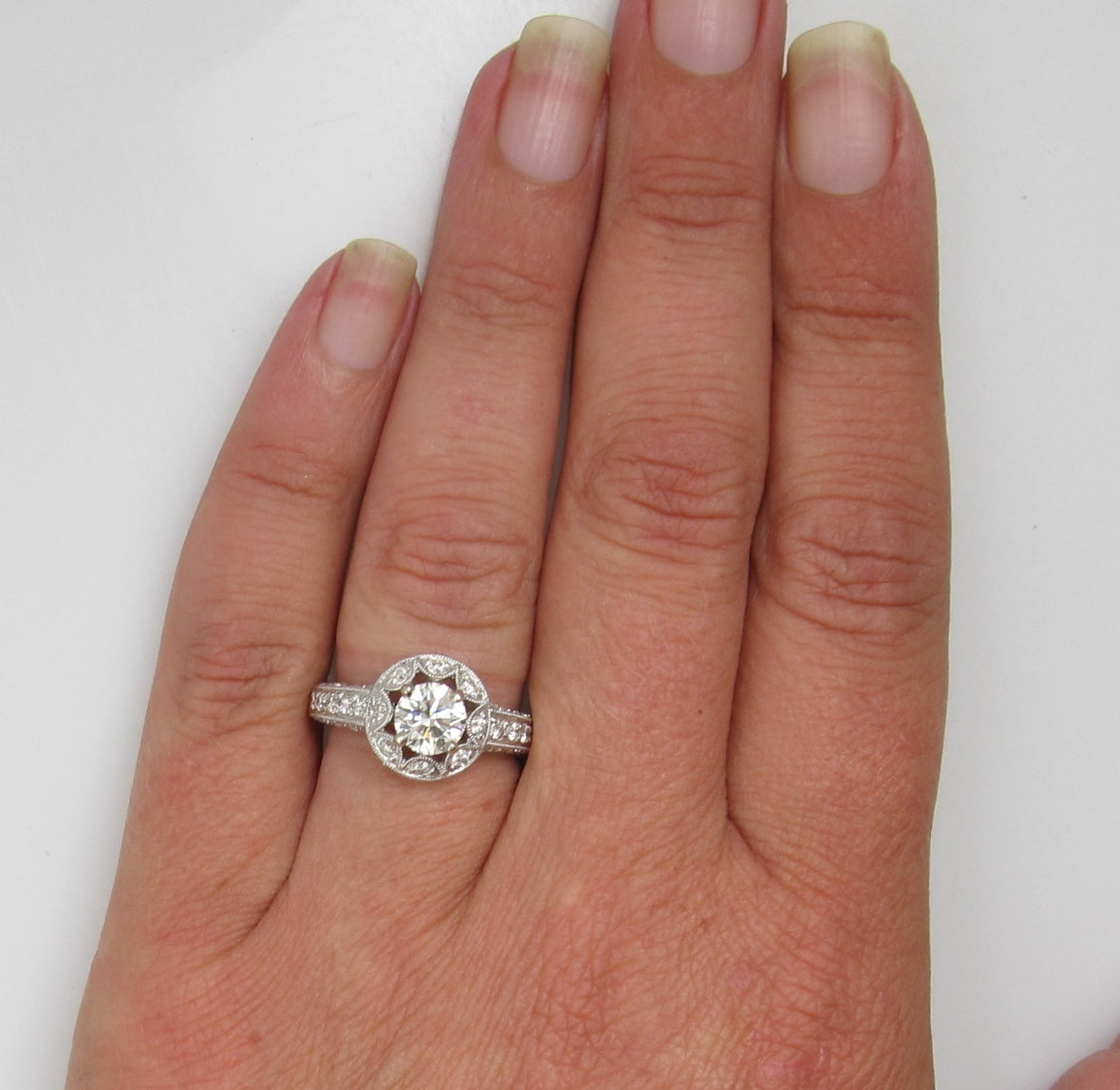 Estate 18k White Gold Halo Ring With 1.50cts Tw In Diamonds