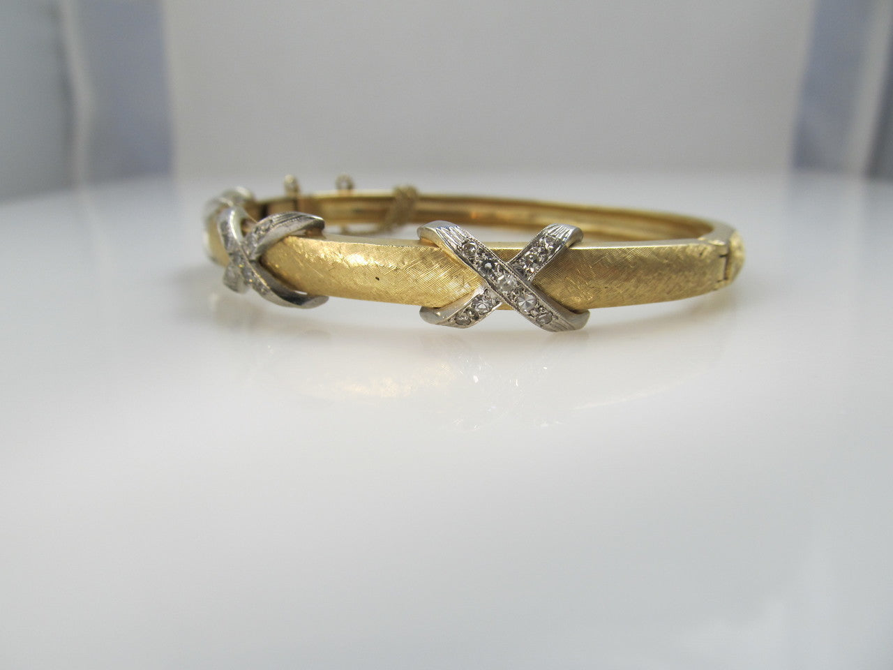 14k yellow gold bangle bracelet with .50cts in diamonds