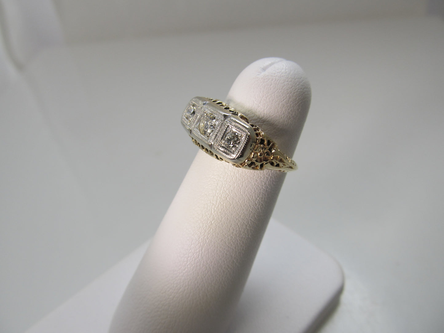 Vintage yellow gold filigree 3 diamond ring