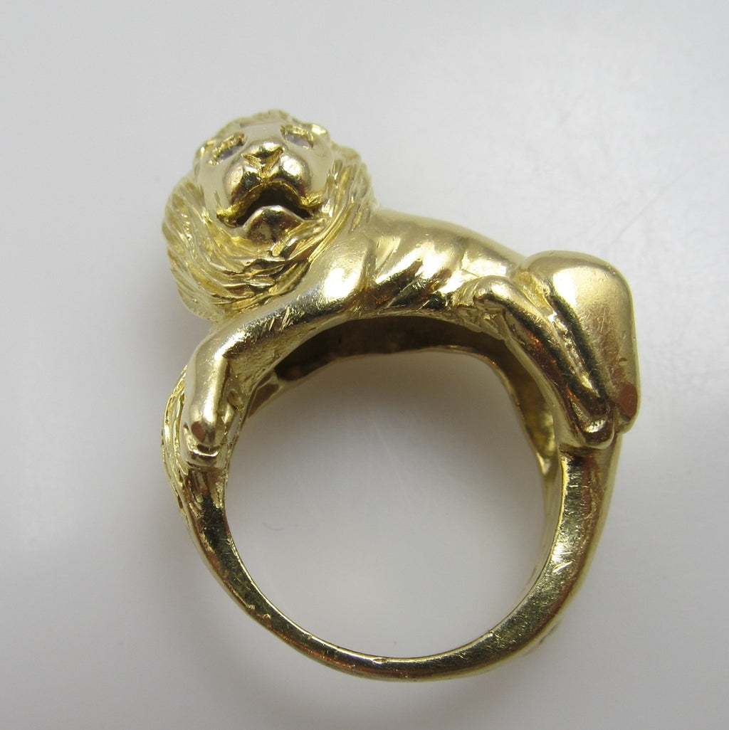 Heavy Vintage 18k Yellow Gold Lion Ring With Diamond Eyes, Circa 1960