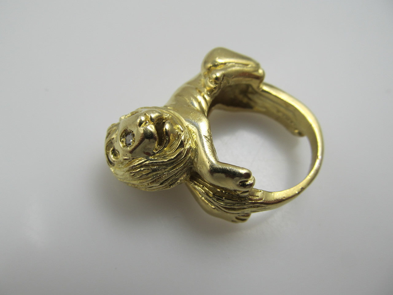 Heavy Vintage 18k Yellow Gold Lion Ring With Diamond Eyes, Circa 1960