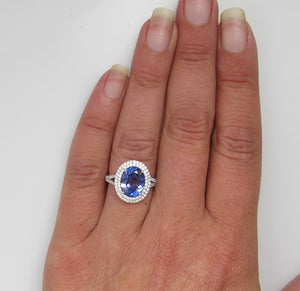 14k White Gold Ring With A 3ct Tanzanite And 1.30cts In Diamonds