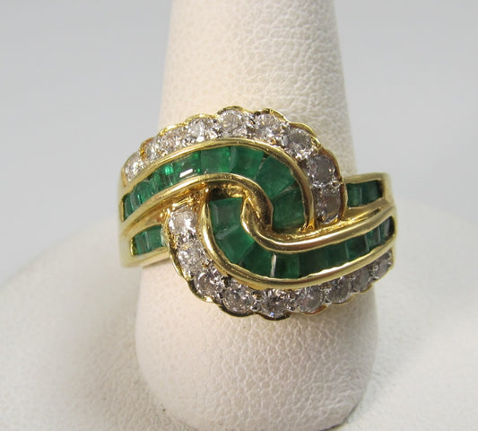 18k Yellow Gold Ring With .90cts In Diamonds And 1ct In Emeralds