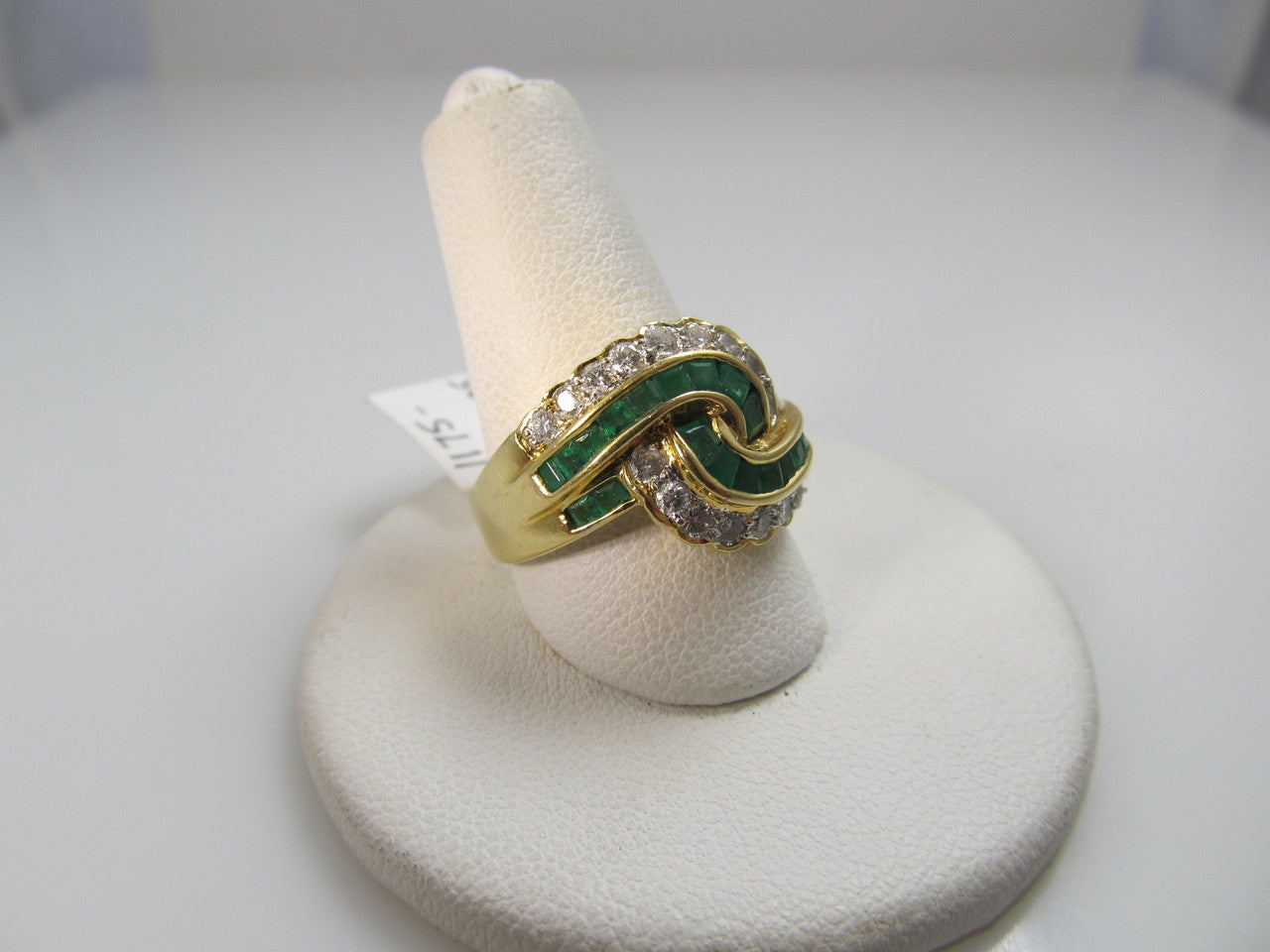 18k Yellow Gold Ring With .90cts In Diamonds And 1ct In Emeralds