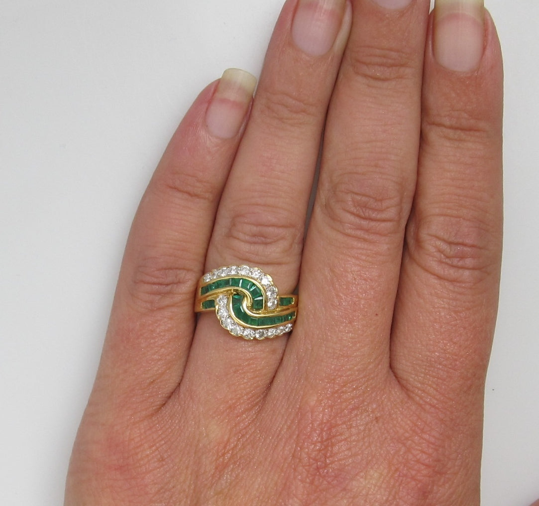 18k Yellow Gold Ring With .90cts In Diamonds And 1ct In Emeralds