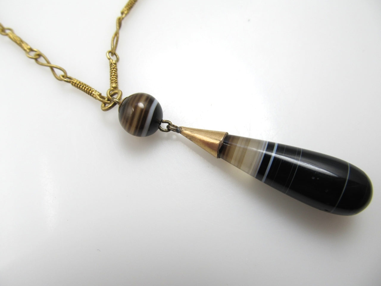 Victorian 14k Yellow Gold Necklace With Banded Agate, Circa 1890