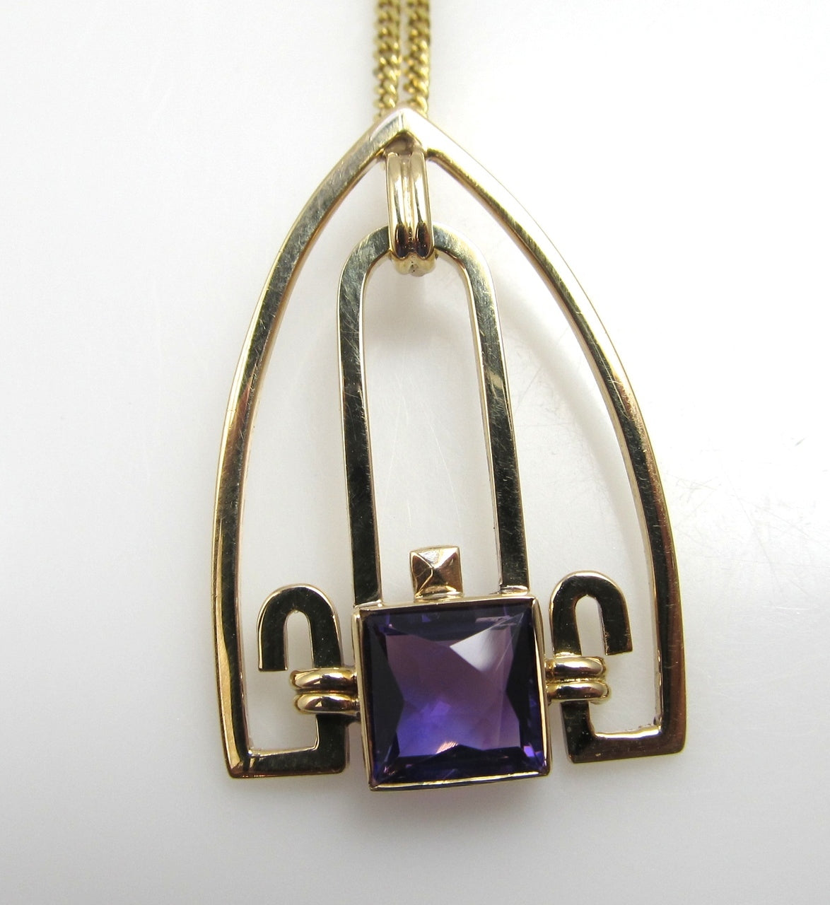 Art Deco 14k Yellow Gold Necklace With An Amethyst, Circa 1920