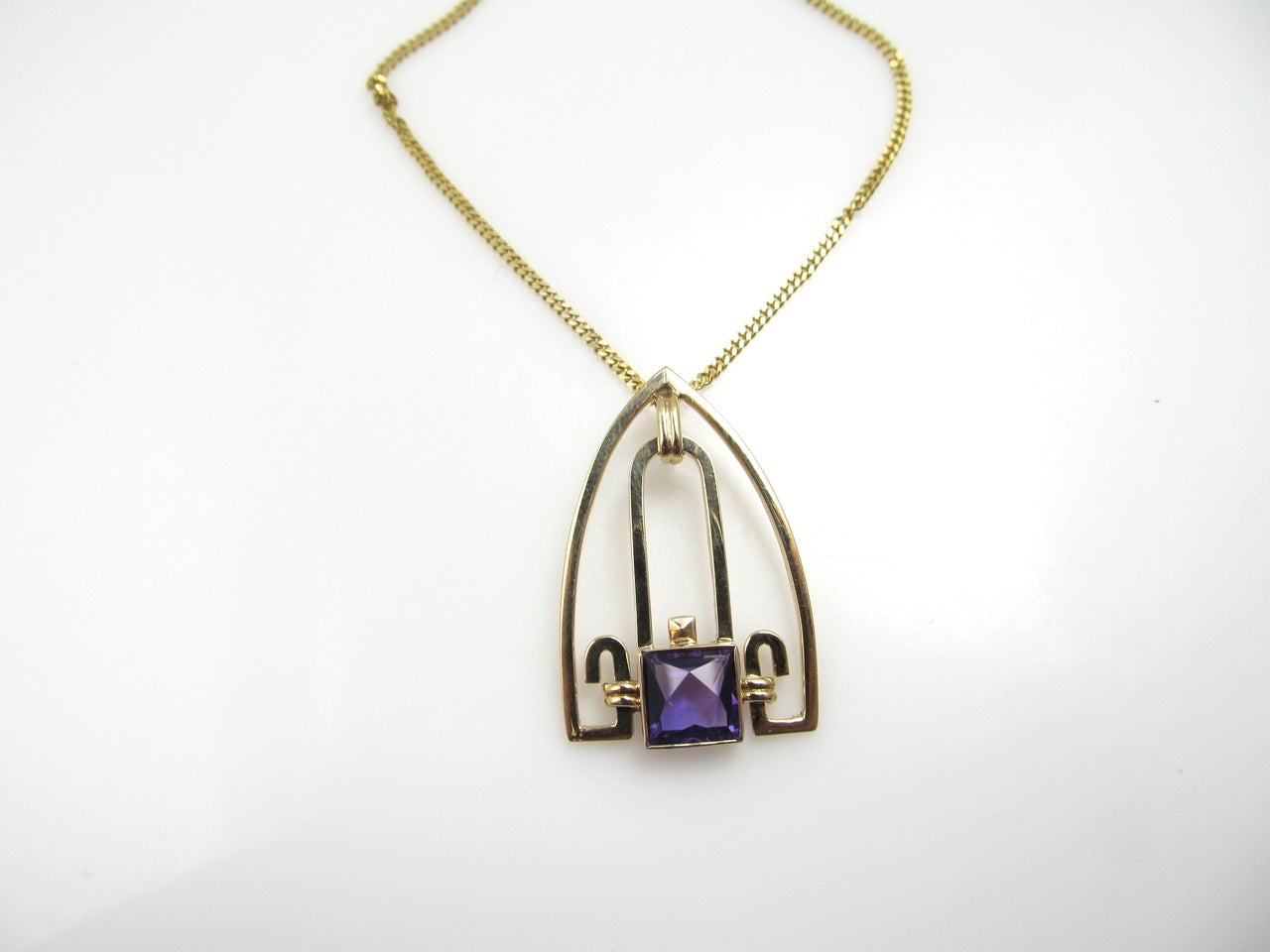 Art Deco 14k Yellow Gold Necklace With An Amethyst, Circa 1920