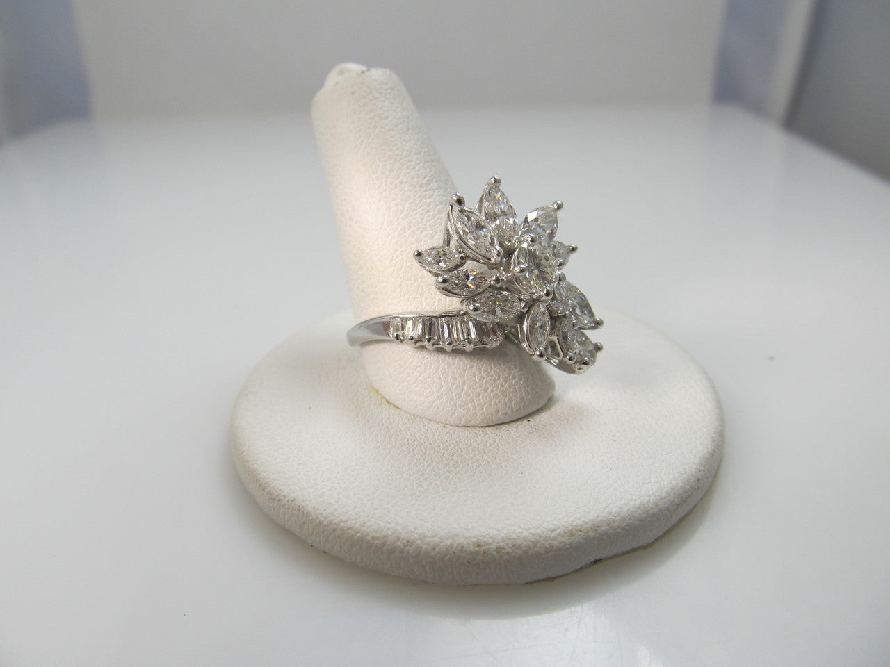 Vintage 14k White Gold Cocktail Ring With 2.40cts In Diamonds