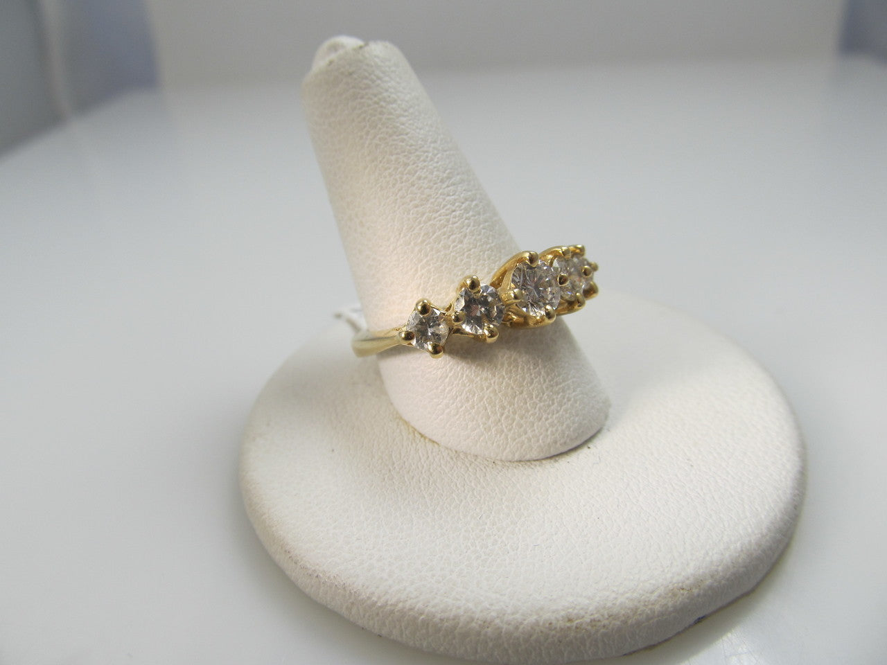 14k Yellow Gold 5 Stone Band With .90cts In Diamonds
