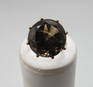 Vintage 14k Yellow Gold Ring With A 17.00ct Smokey Quartz. Circa 1950.