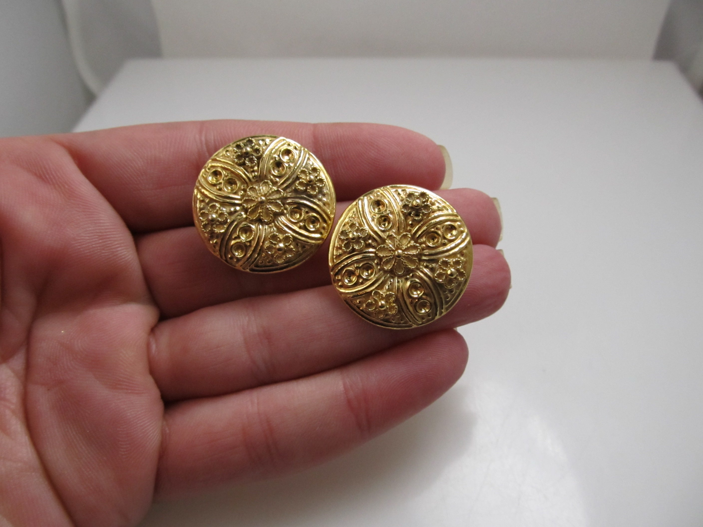 14k Yellow Gold Disc Repousse Flower Earrings