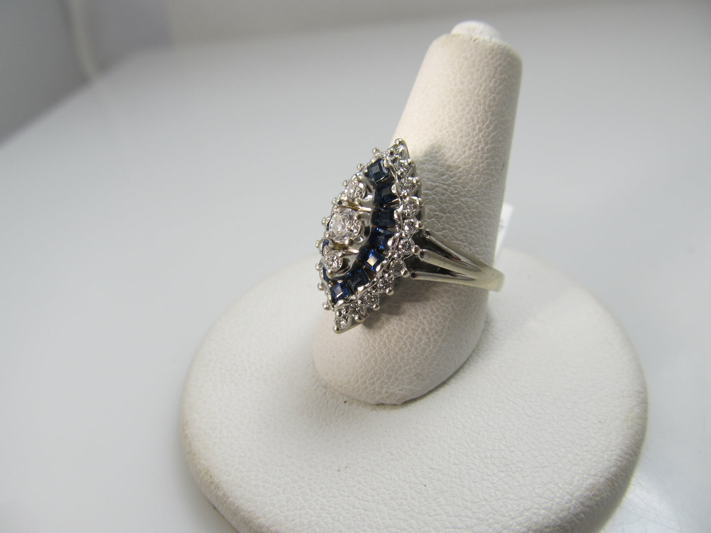14k White Gold Ring With .30cts In Diamonds And Sapphires