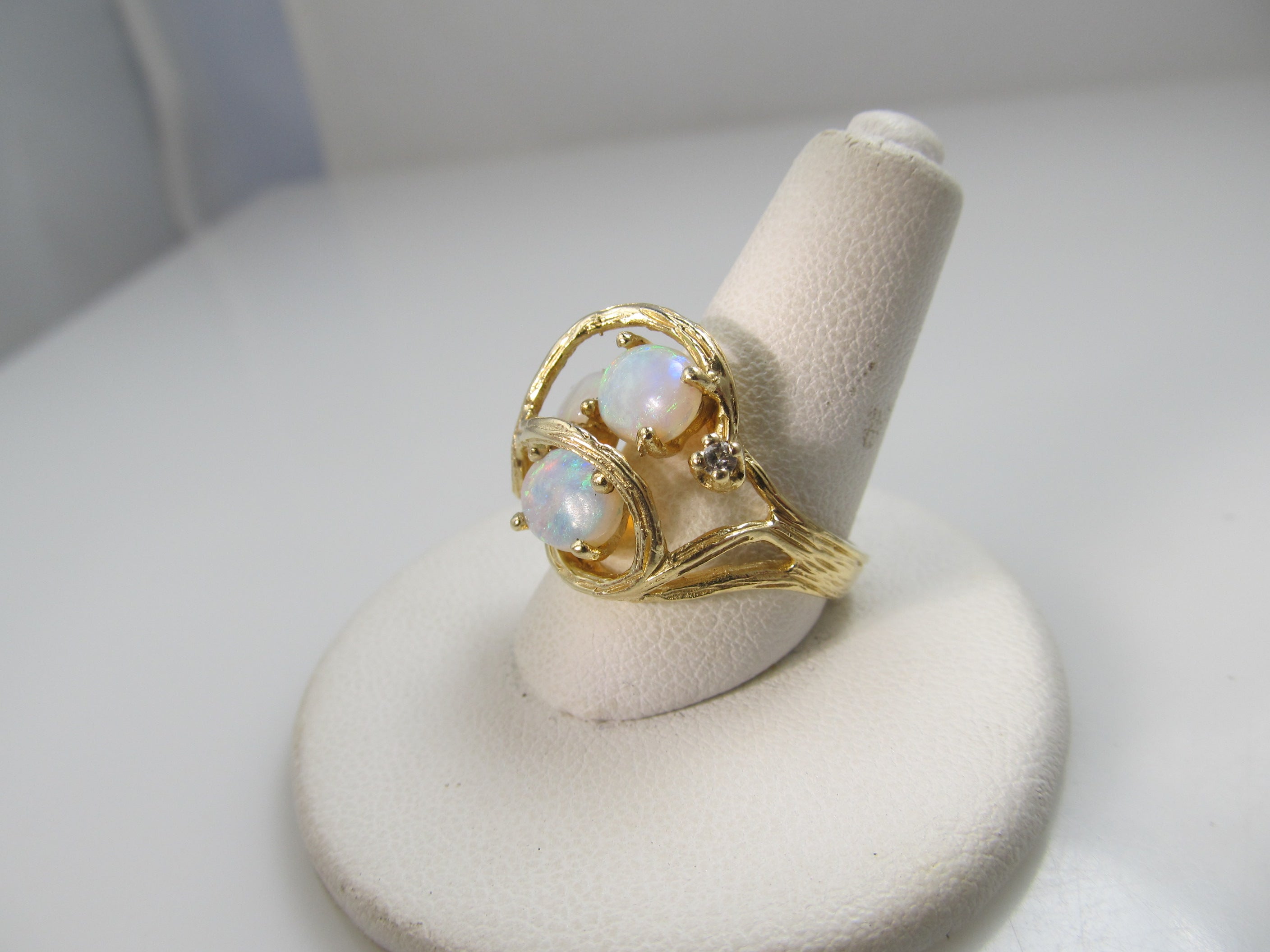 Vintage 14k Yellow Gold Opal Diamond Ring