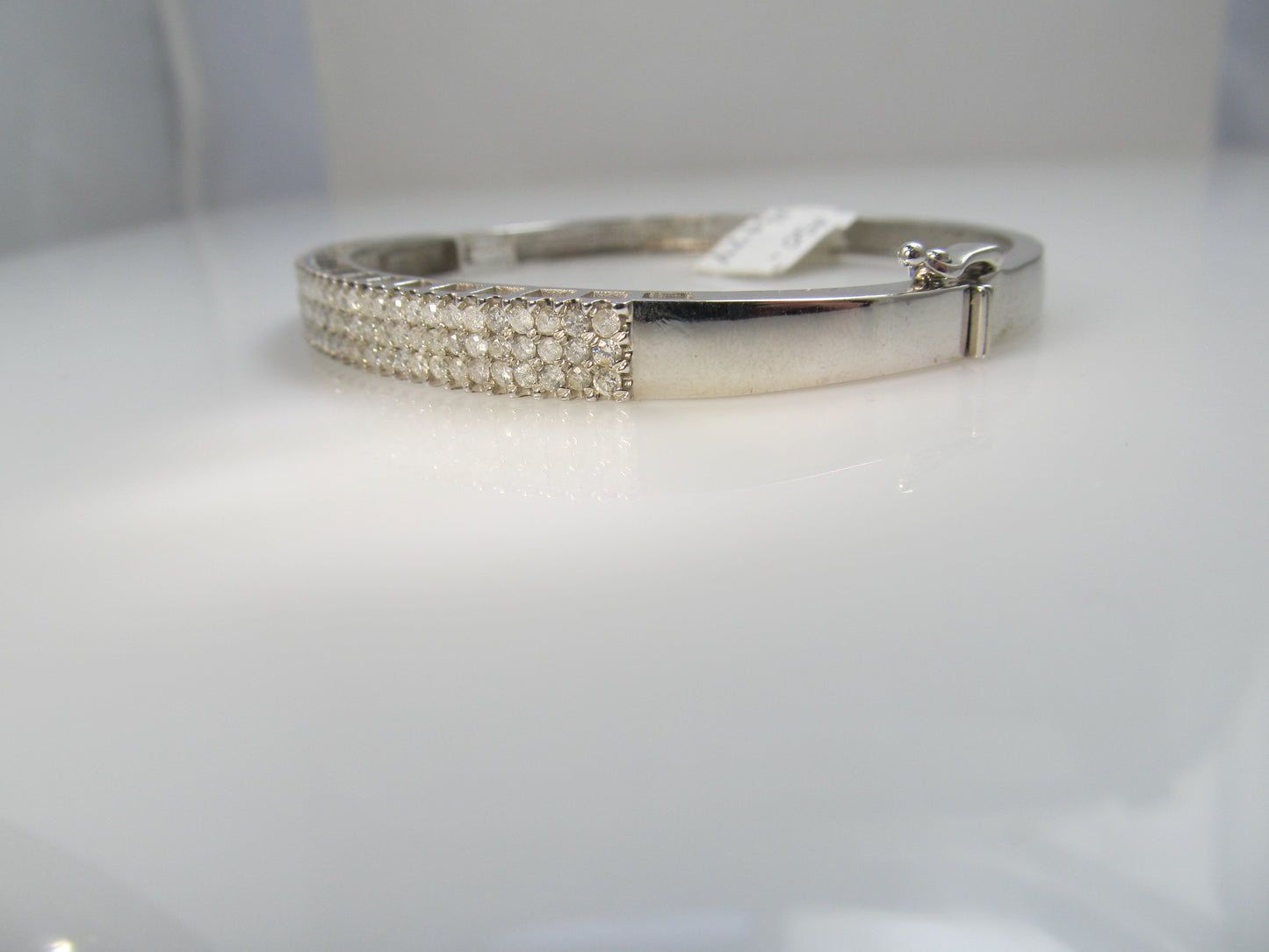 14k white gold 1.80ct diamond bangle bracelet
