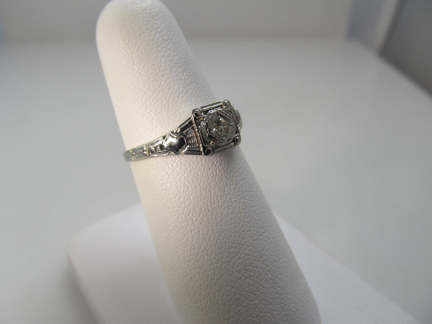 Antique filigree diamond ring, circa 1920