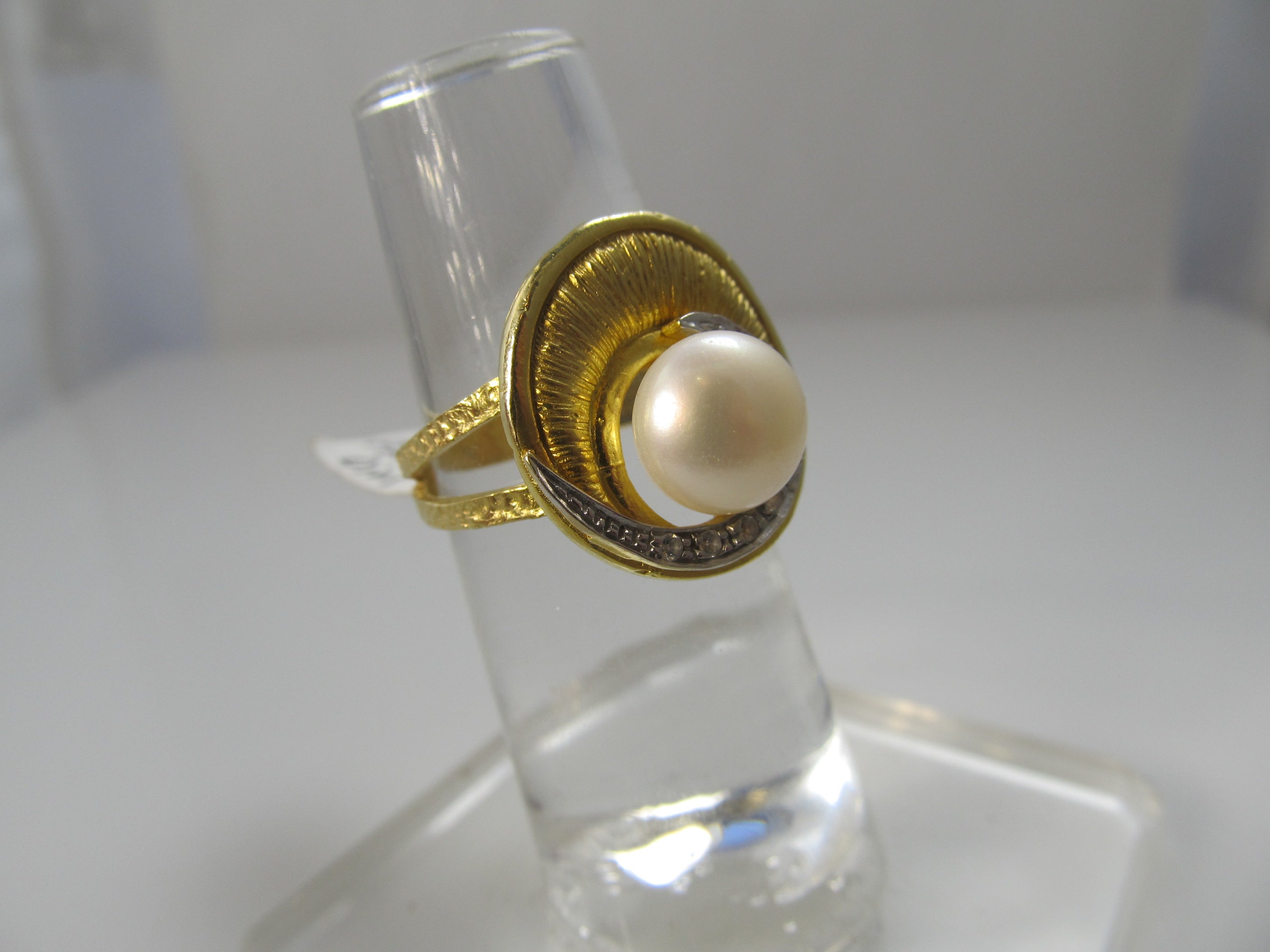 Yellow gold pearl and diamond ring