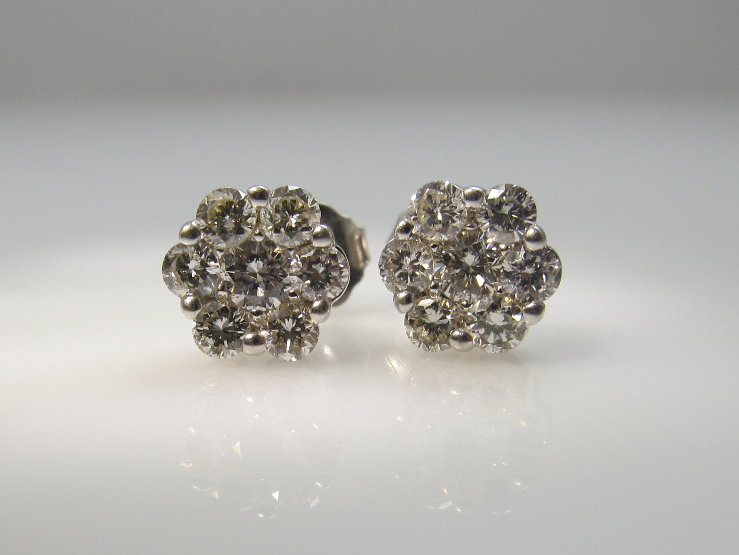 14k white gold diamond cluster stud earrings