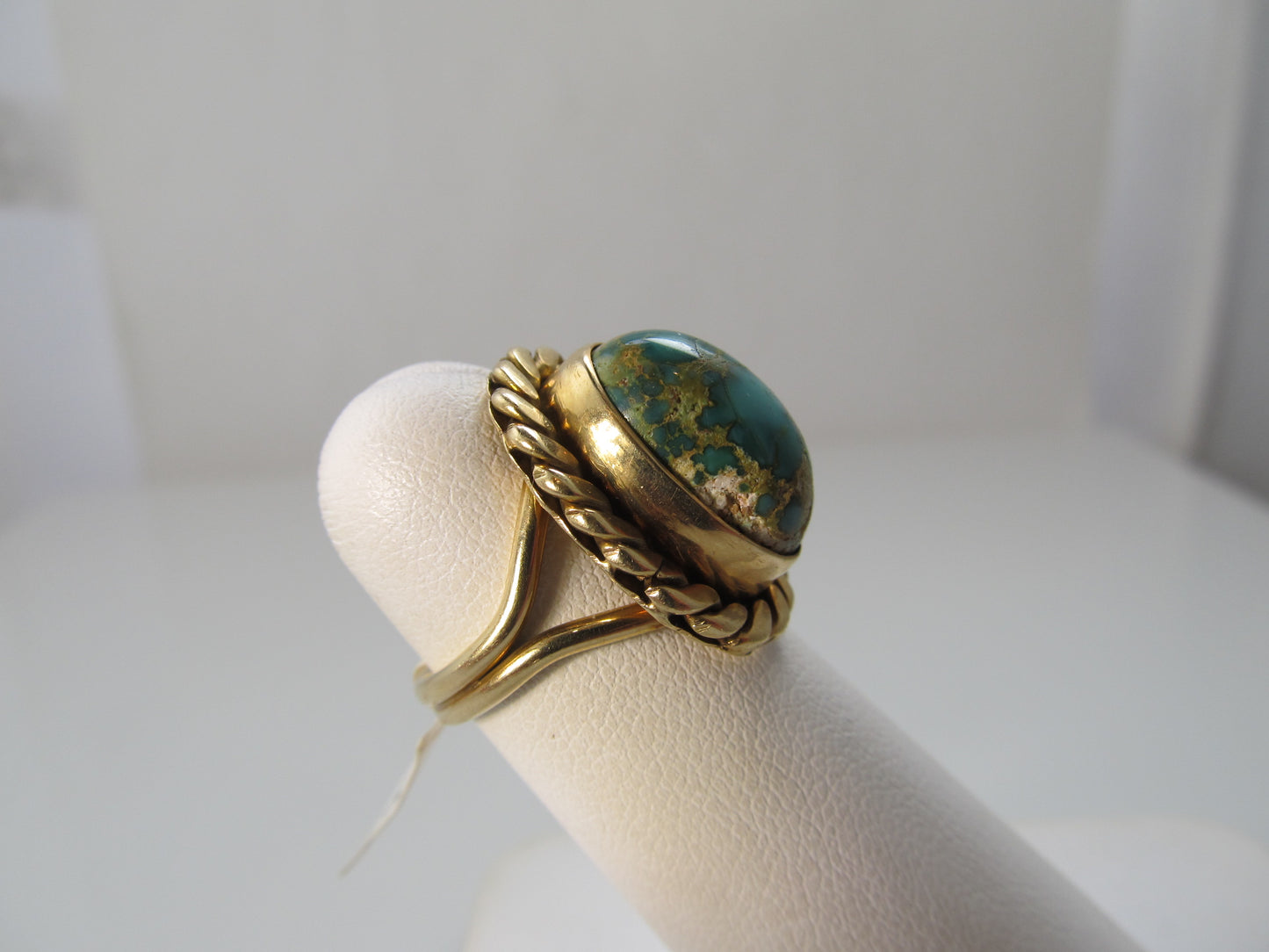 Handmade yellow gold turquoise ring