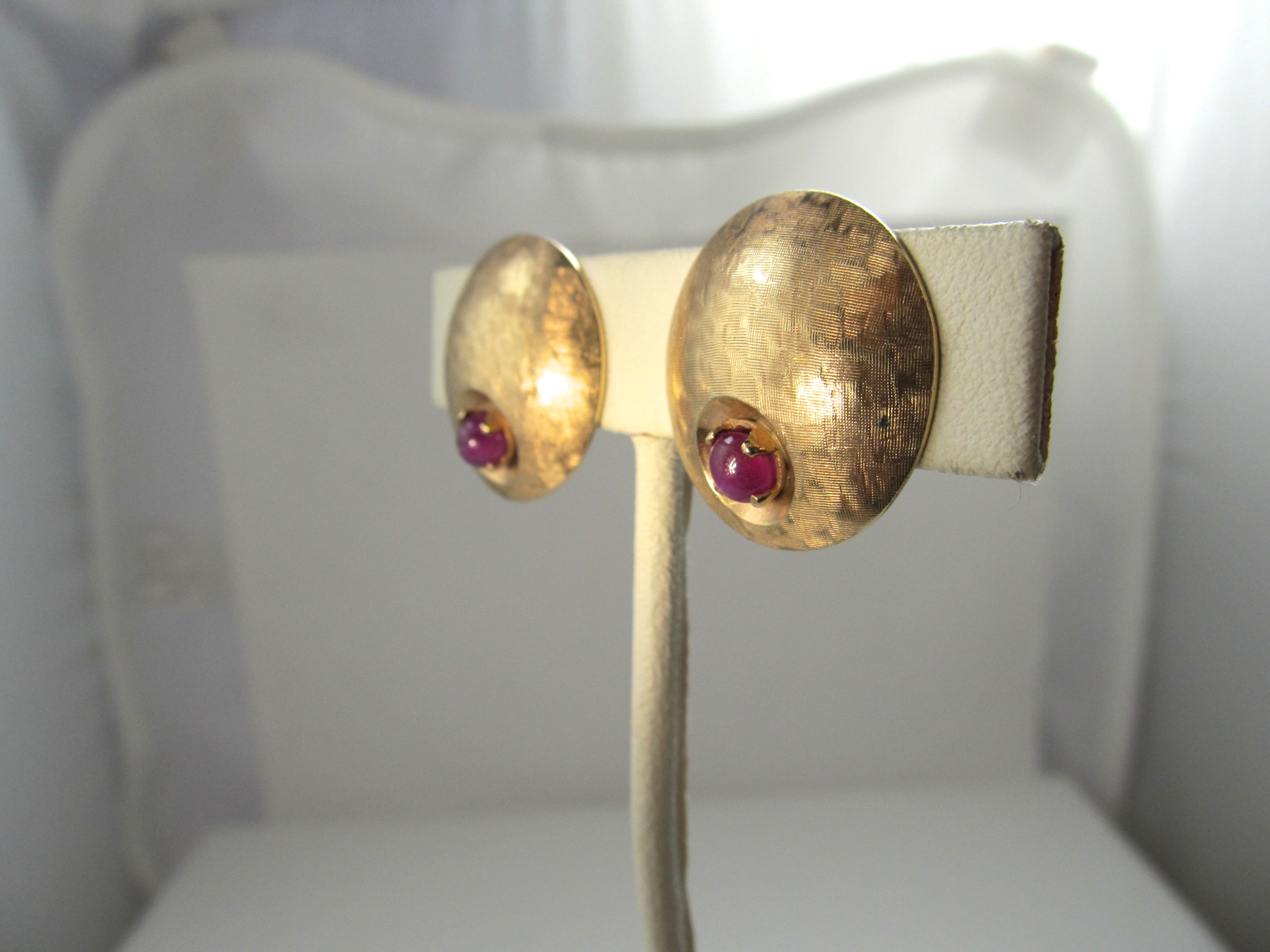 Vintage retro 14k ruby cabochon clip on earrings, circa 1940