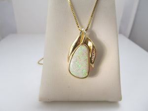 Estate 8.00ct opal diamond necklace, 14k yellow gold