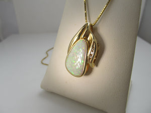 Estate 8.00ct opal diamond necklace, 14k yellow gold