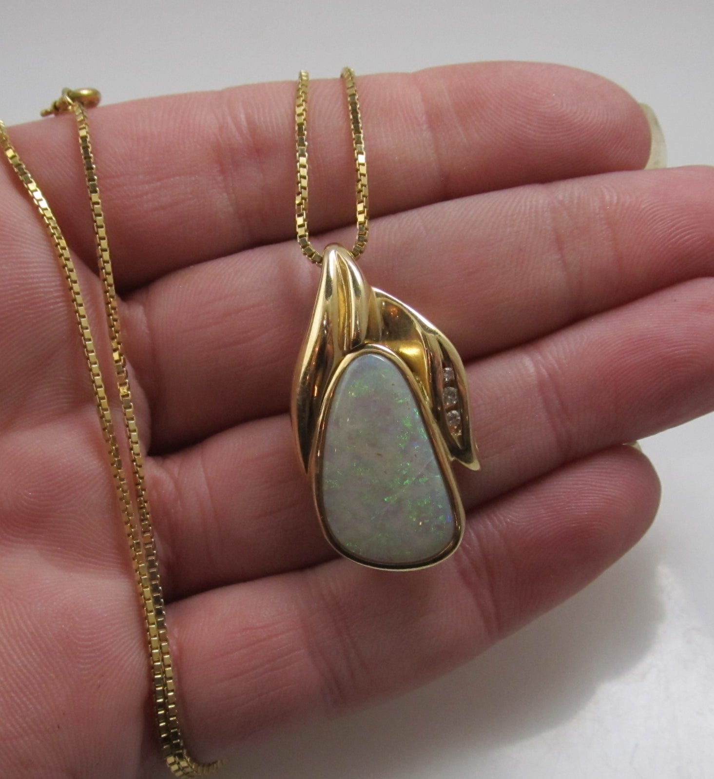 Estate 8.00ct opal diamond necklace, 14k yellow gold