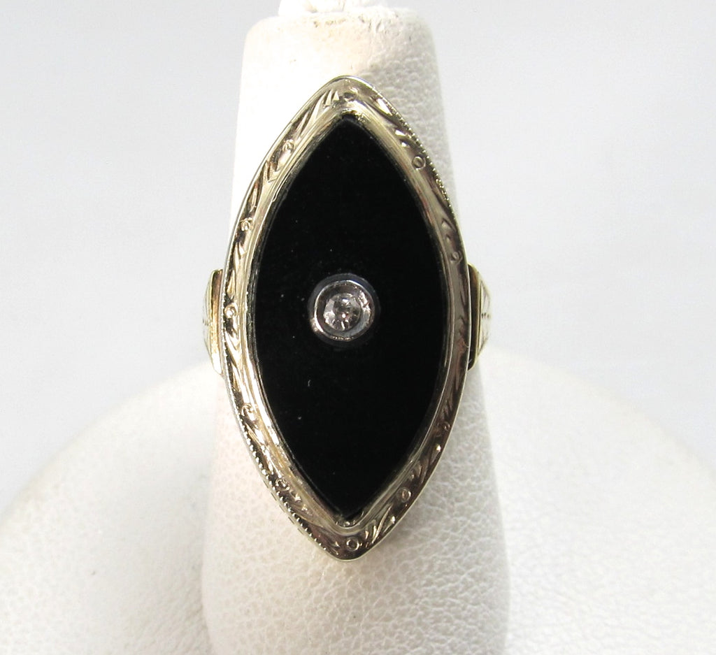 Vintage 1920's 14k yellow gold onyx diamond ring