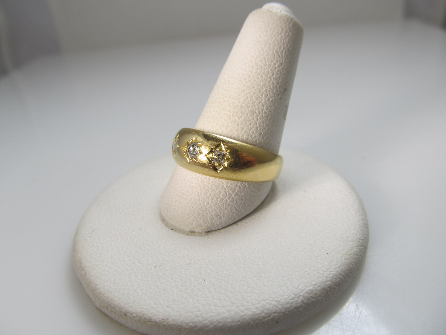 18k yellow gold three diamond ring dated 1892