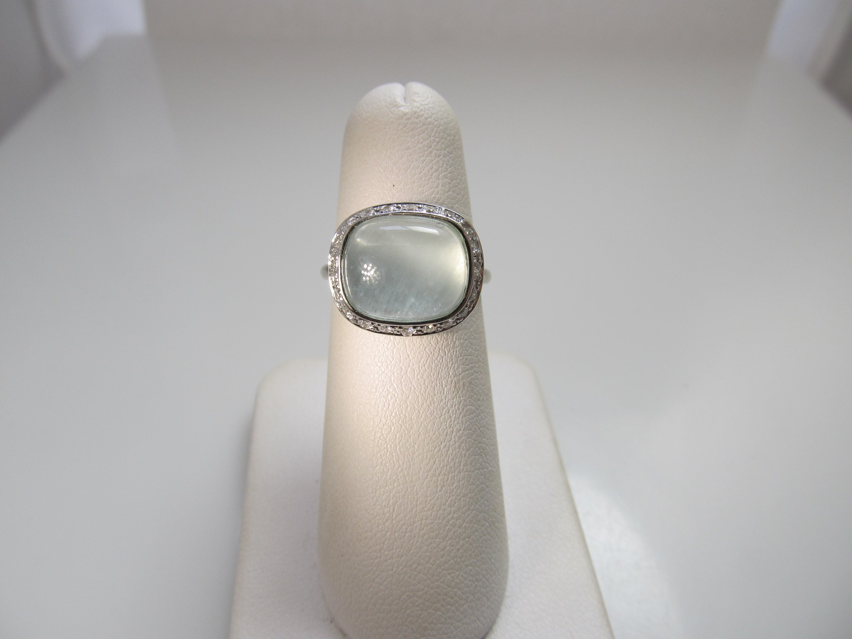 4.00ct cabochon cut aquamarine ring