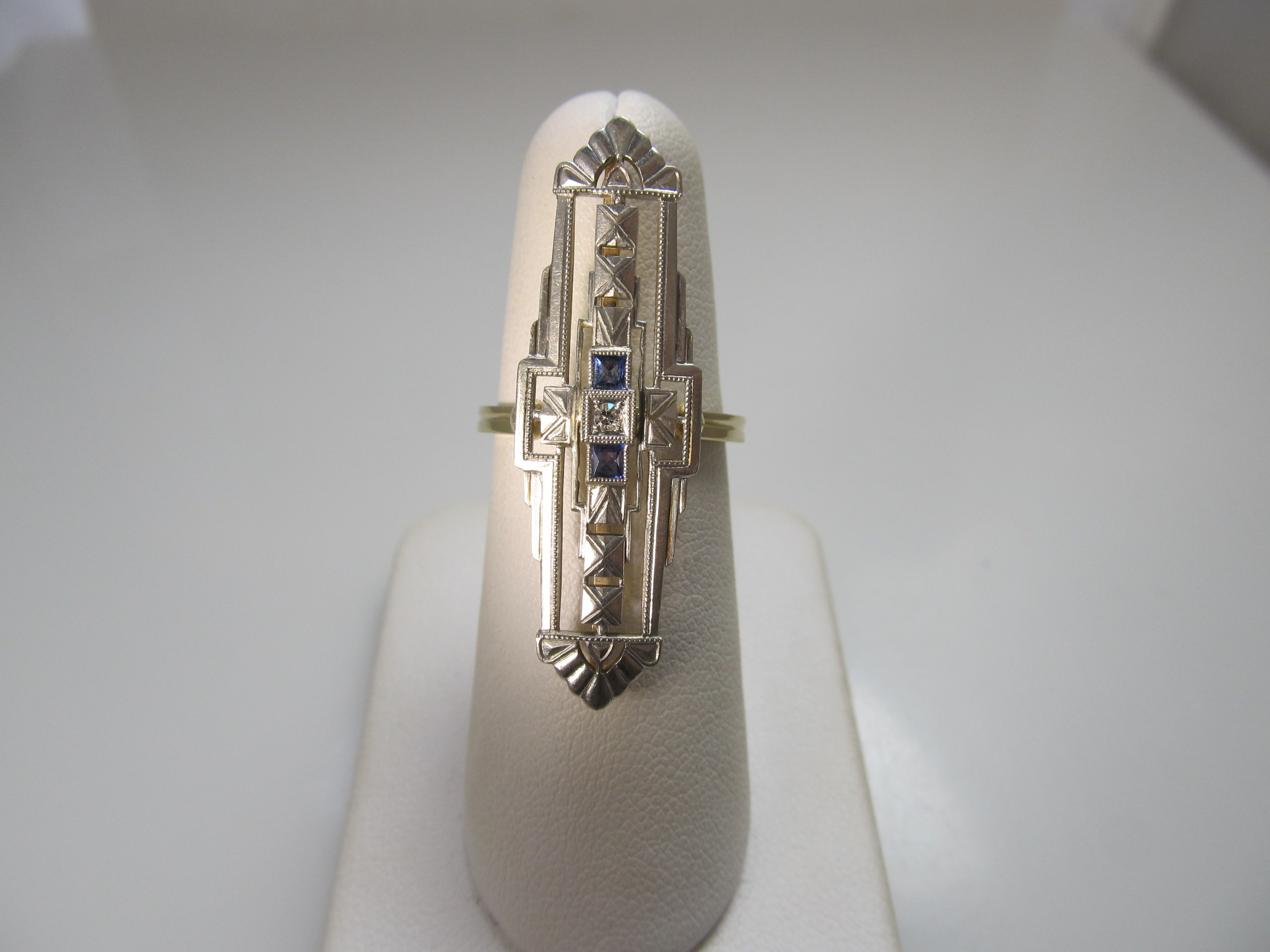 Art Deco sapphire diamond ring