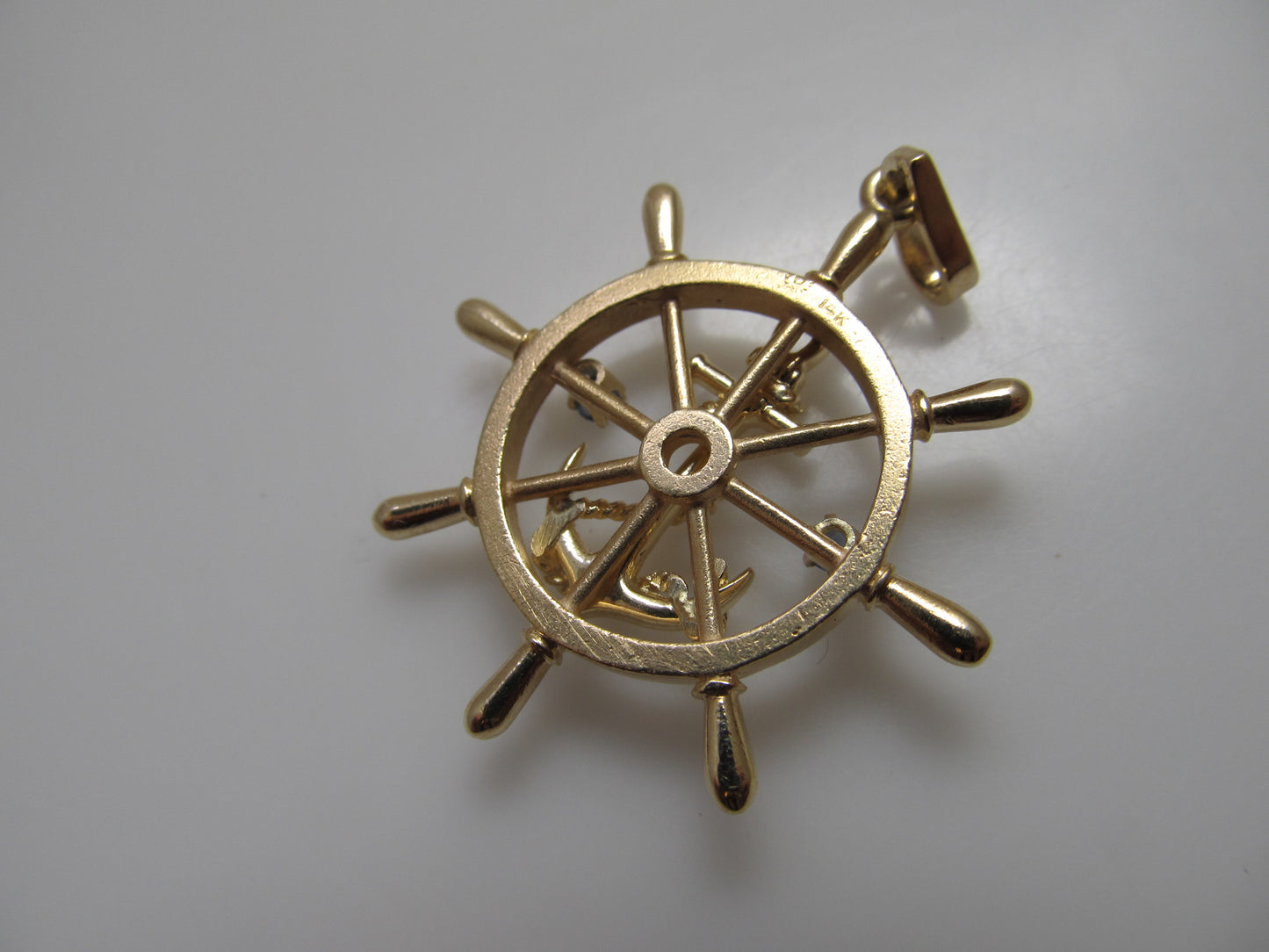Ships wheel anchor pendant