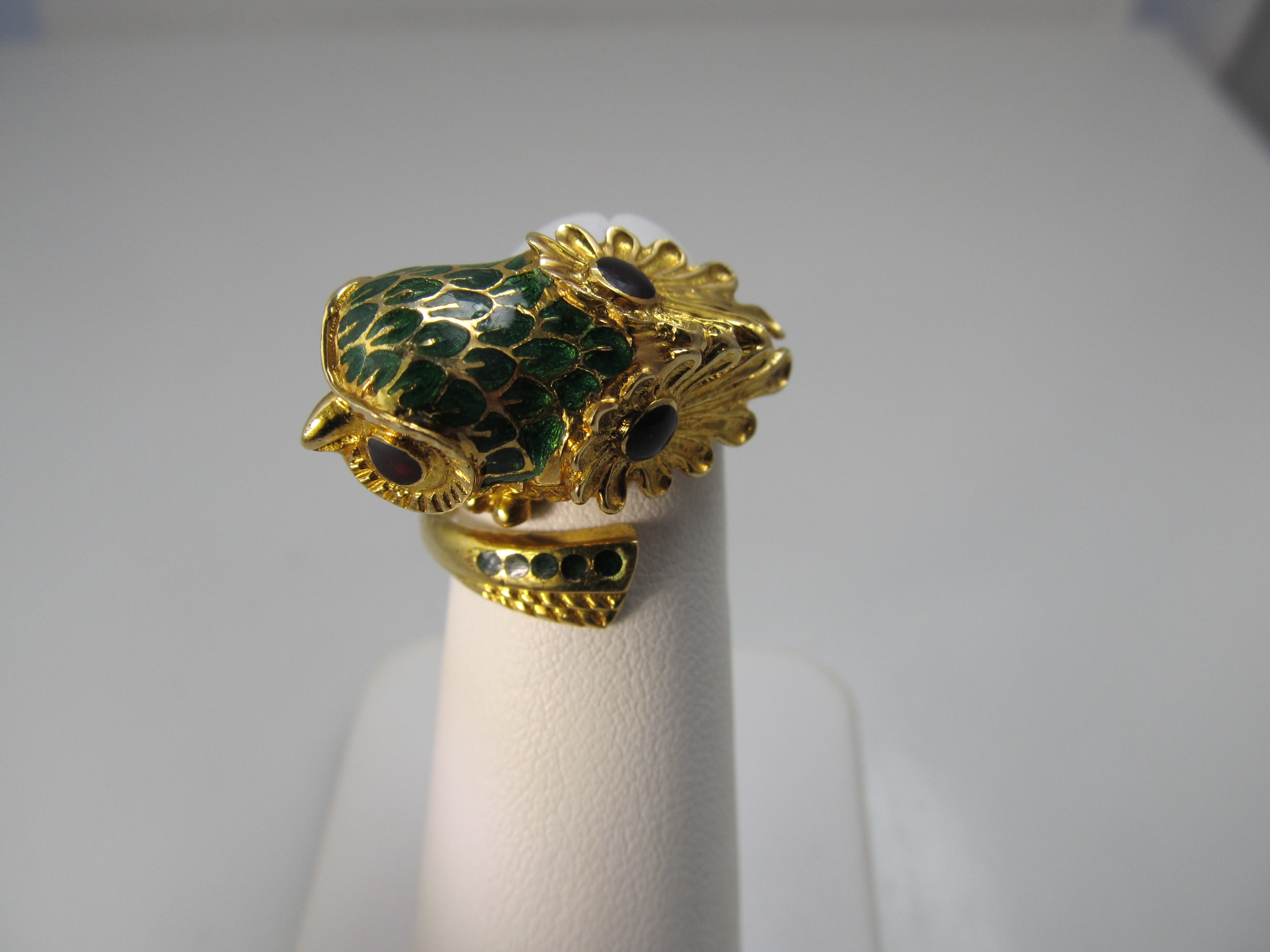 Love!  Vintage owl ring, 18k yellow gold with enamel