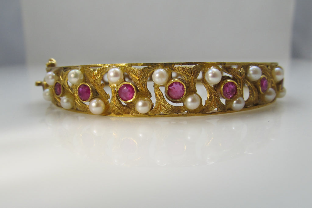 Vintage 18k yellow gold bangle bracelet with ruby and pearl