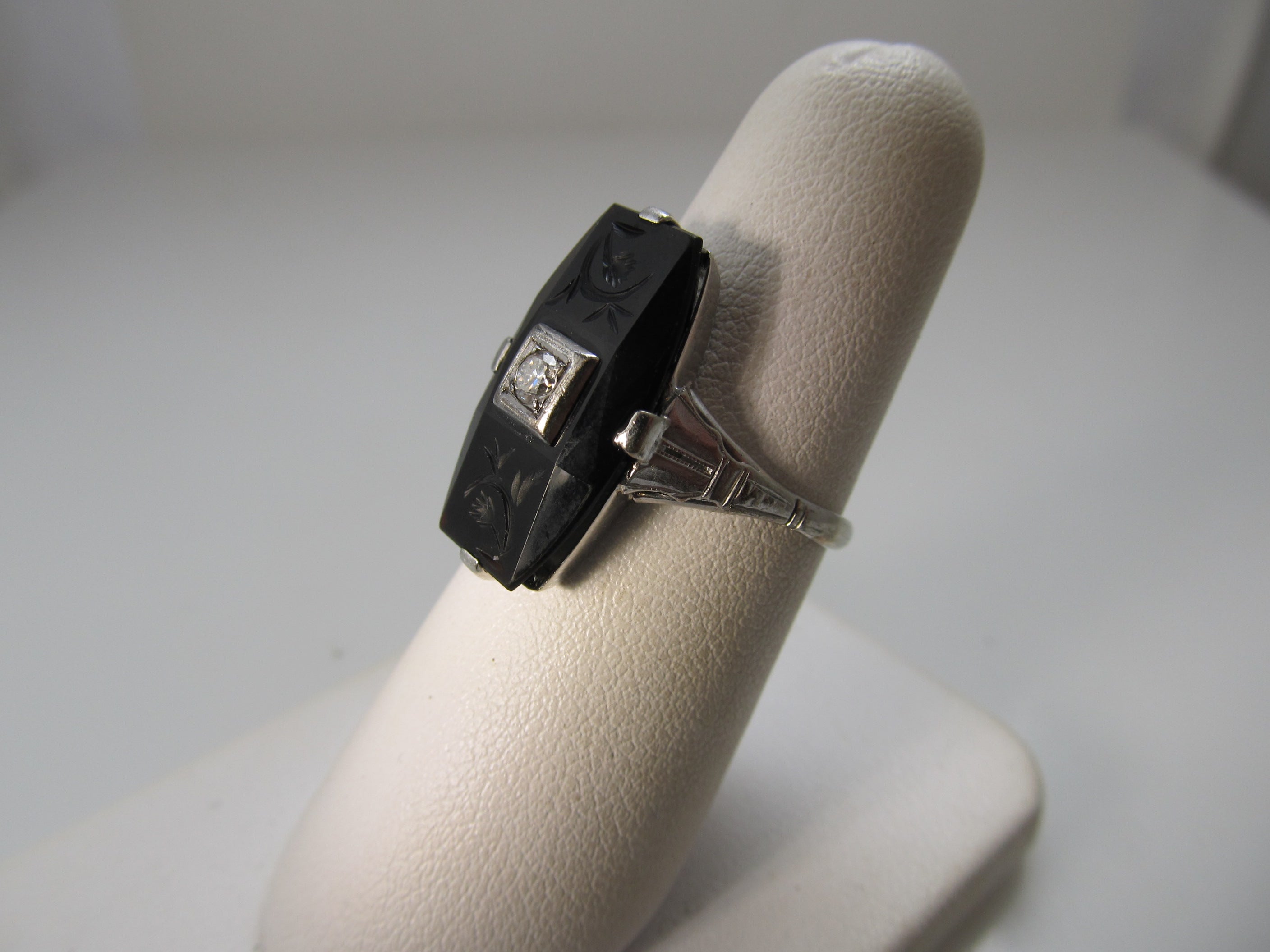 Art Deco carved onyx ring