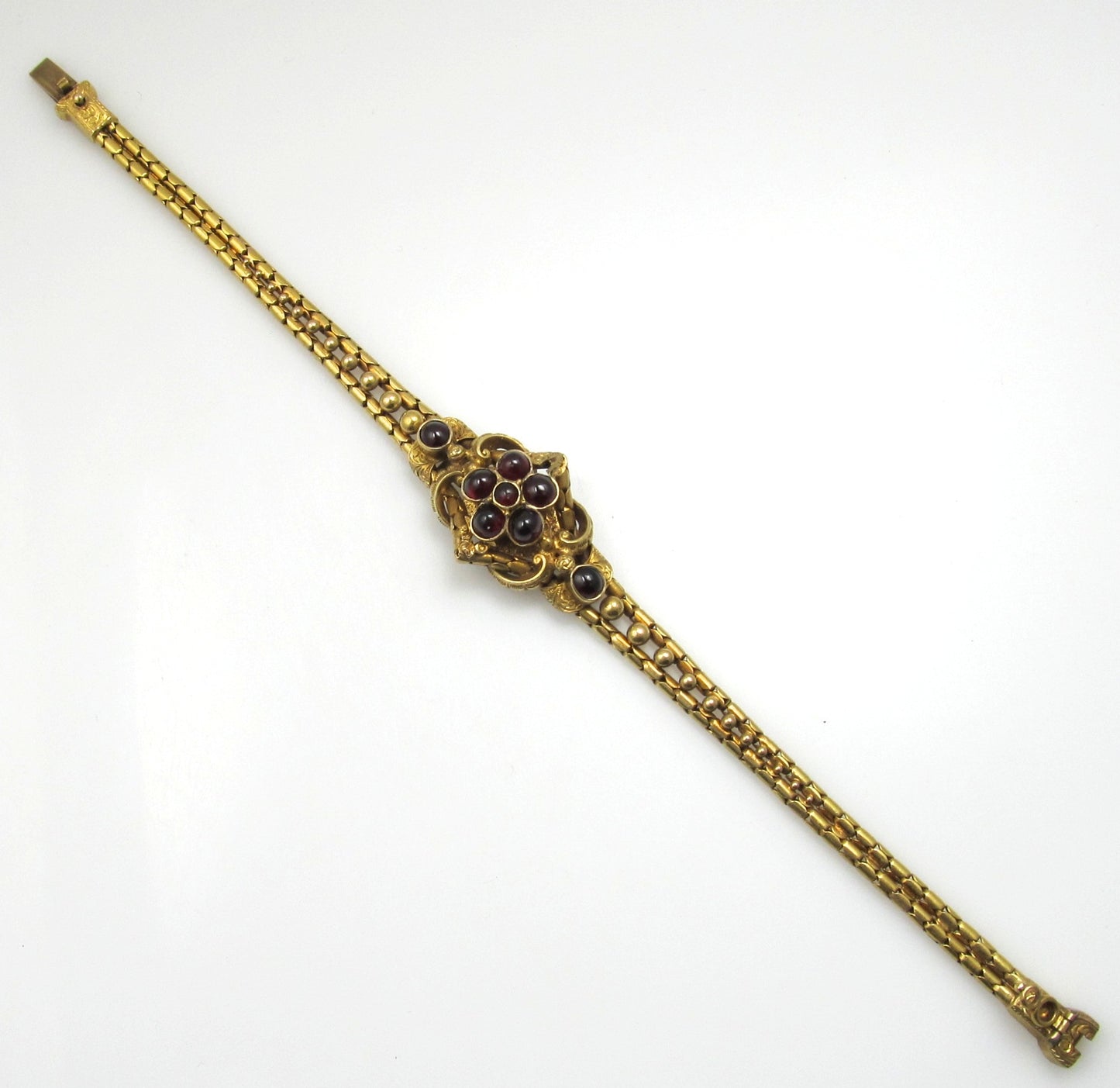 Victorian 14k yellow gold garnet cabochon bracelet, circa 1870