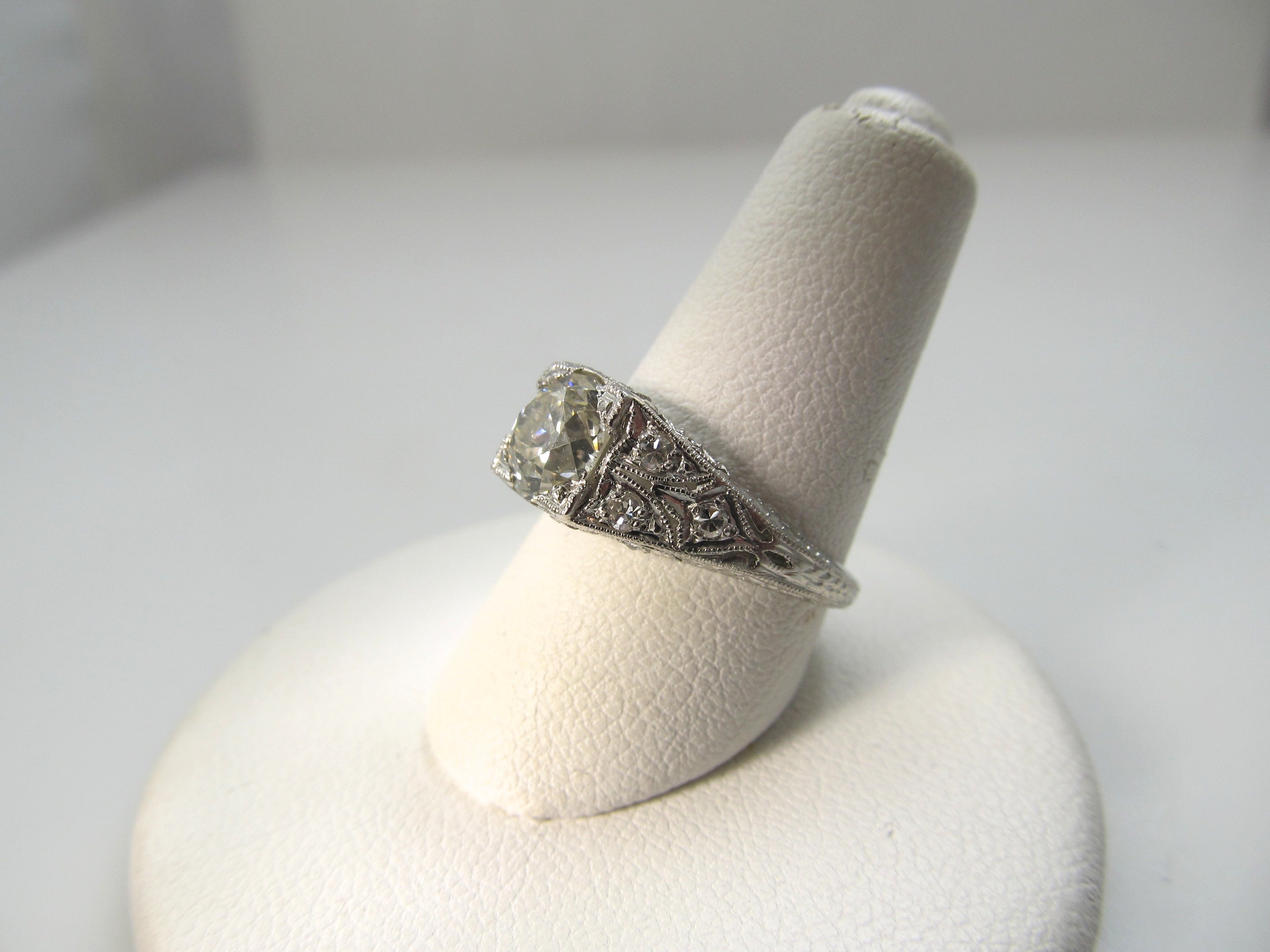 Art Deco platinum diamond engagement ring, 1.17cts