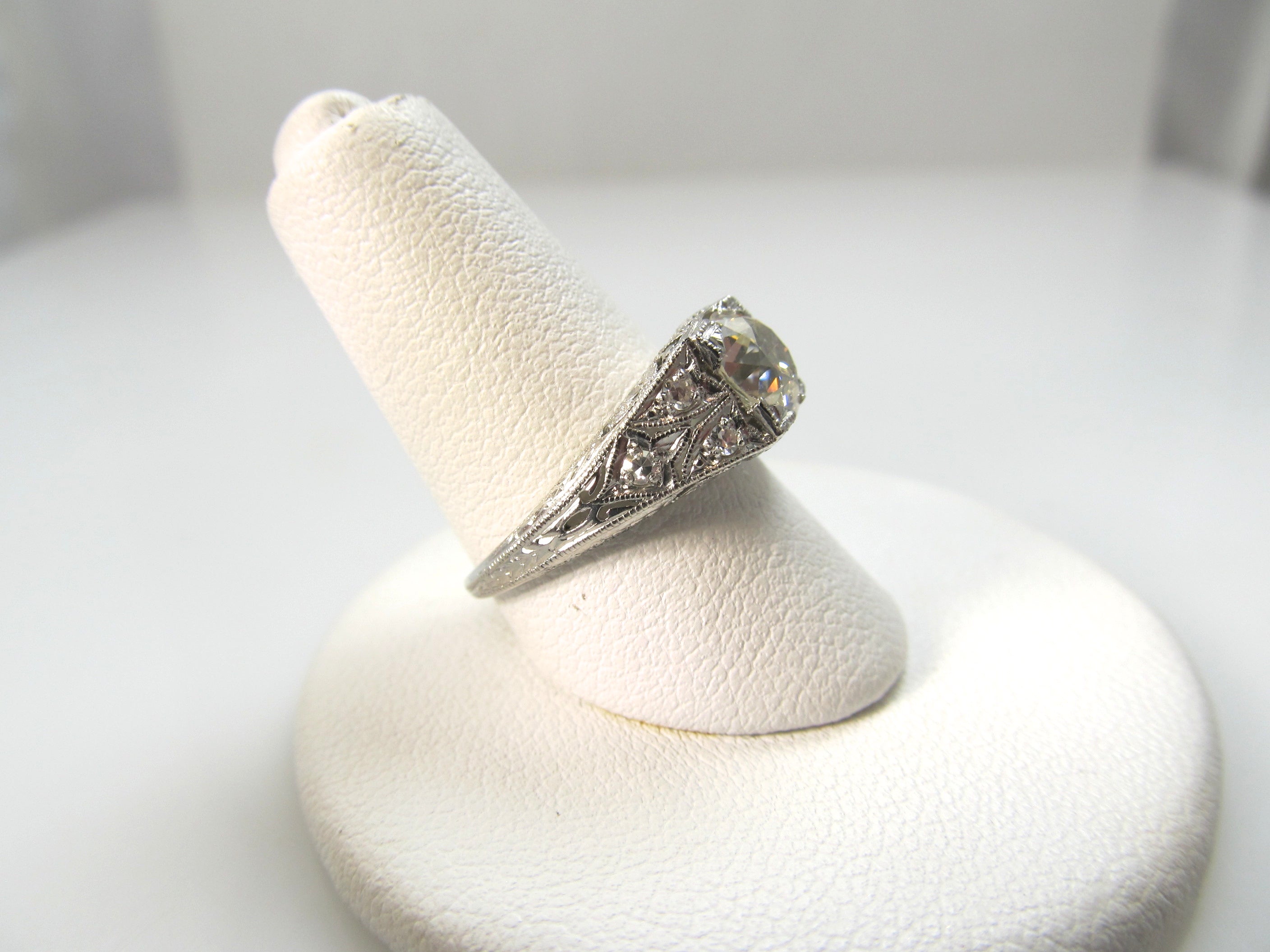 Art Deco platinum diamond engagement ring, 1.17cts