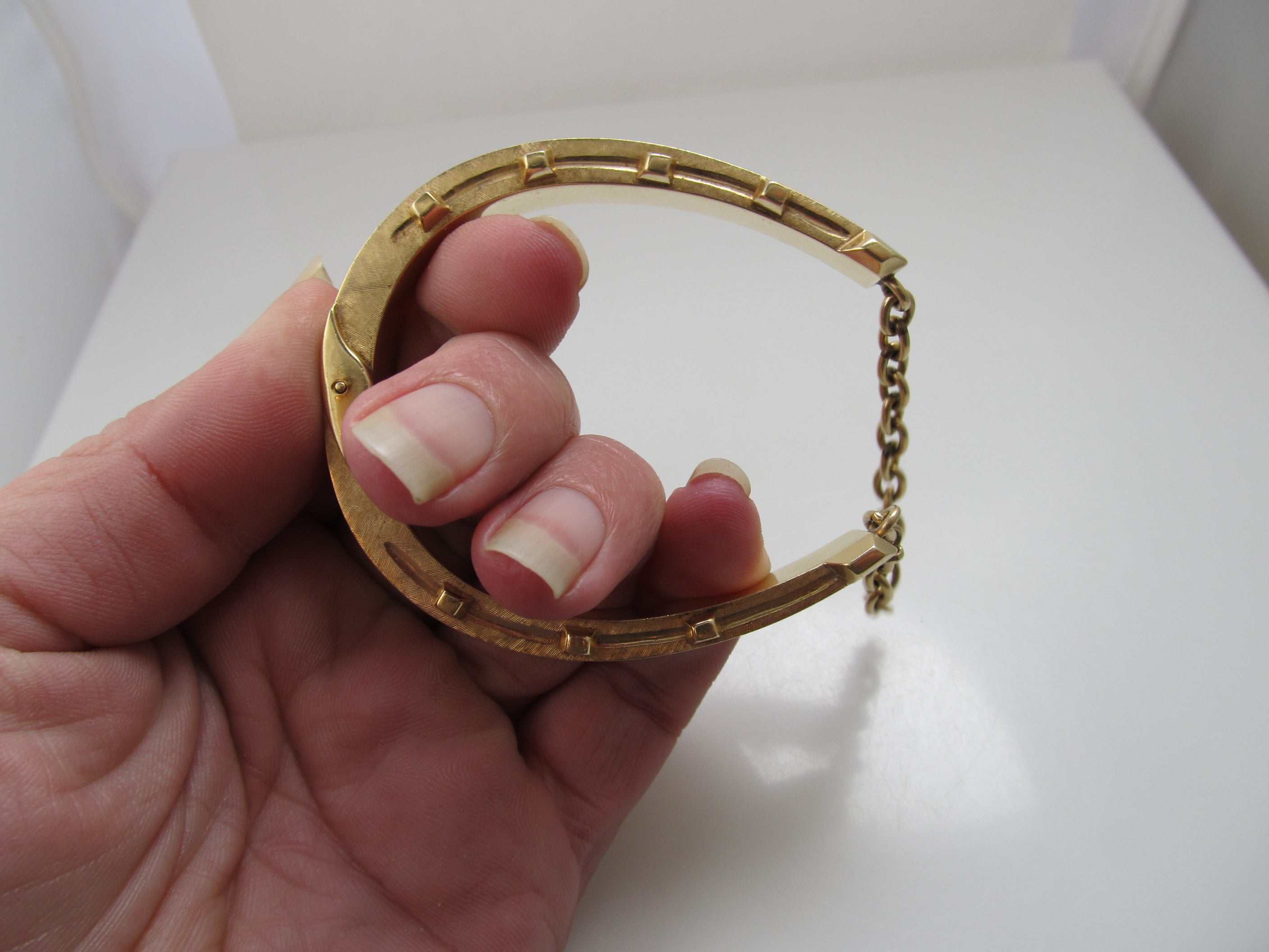 Amazing solid 14k horseshoe bangle bracelet