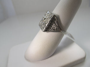 Antique 1.30ct diamond square top ring, circa 1920