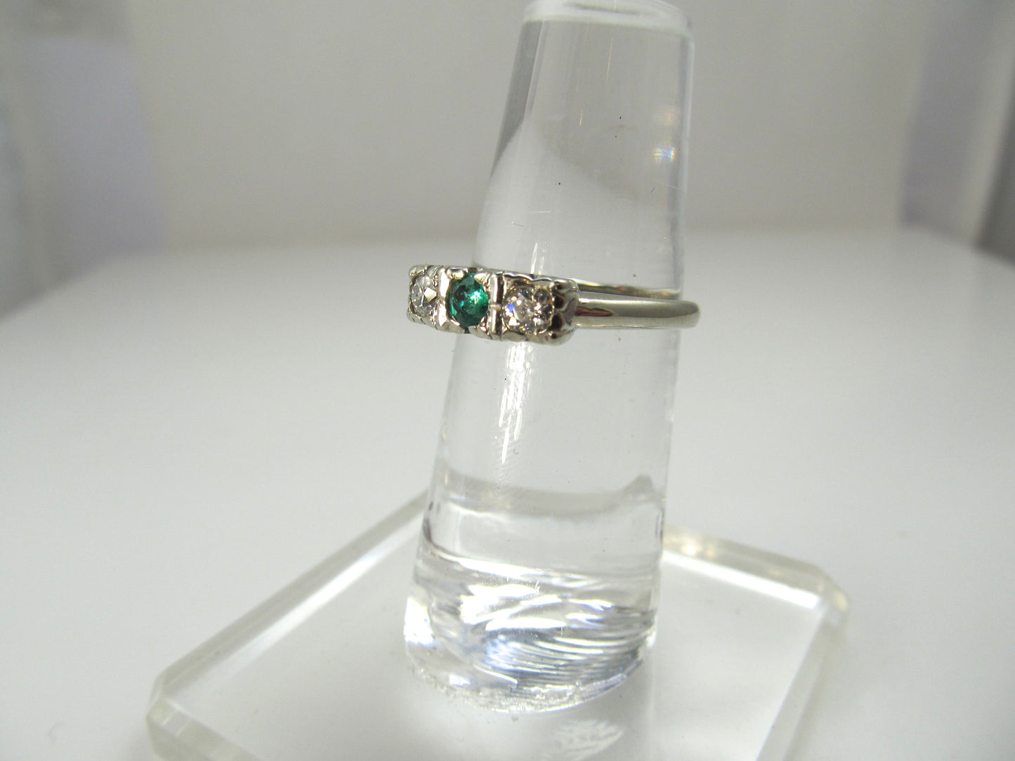 Vintage 14k white gold emerald and diamond ring