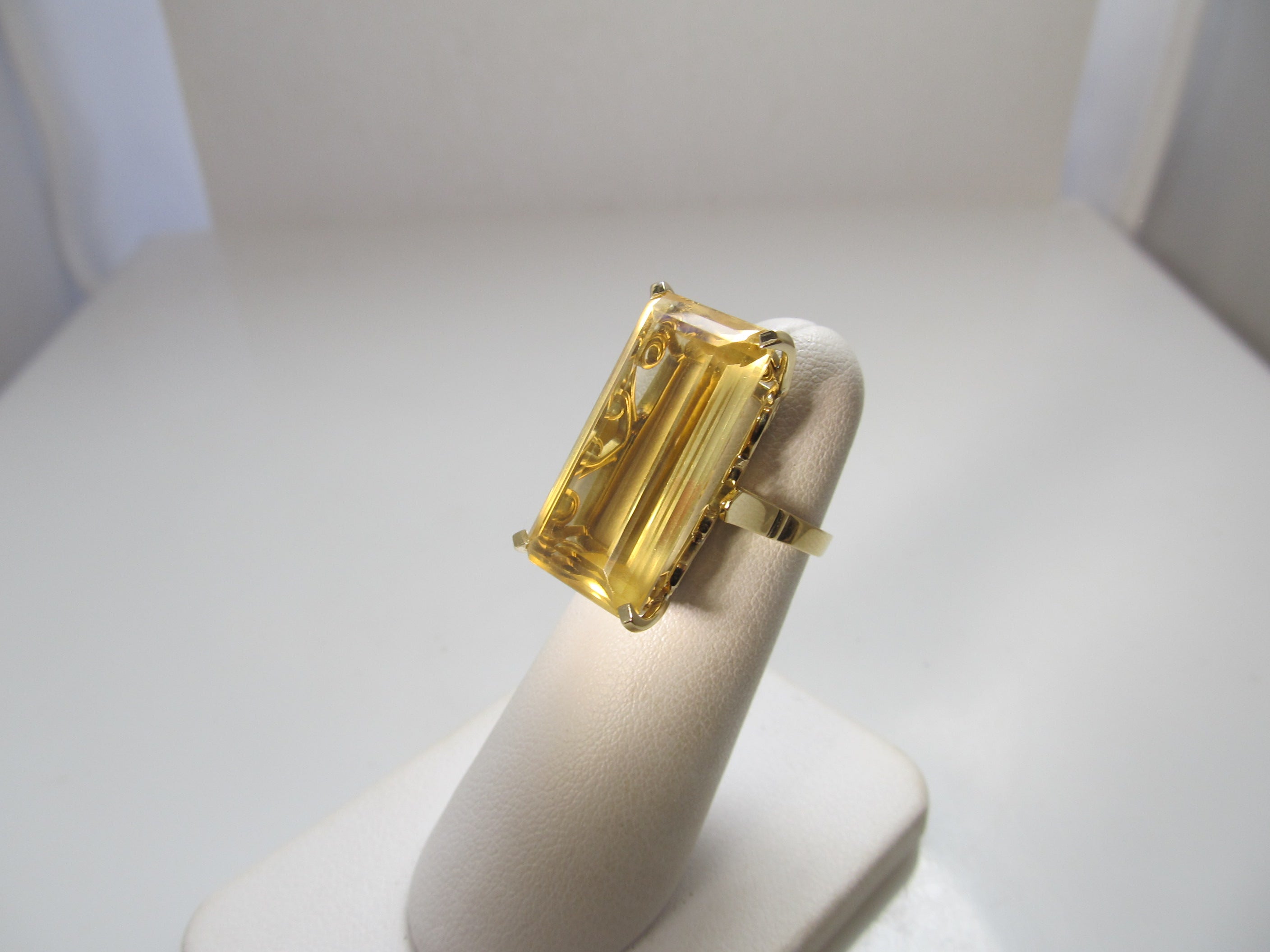 Sunny 16.00ct citrine ring