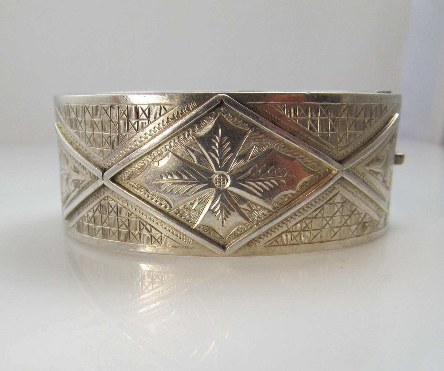 Dated 1908 antique sterling silver bangle bracelet